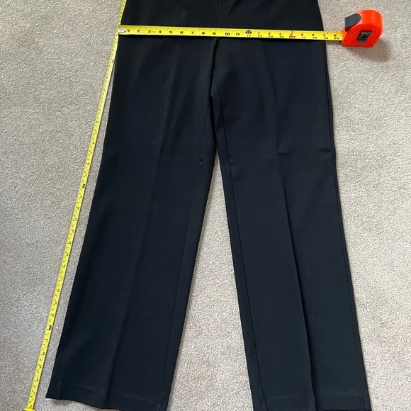 Tahari size 10 side zip black pants - Picture 2 of 6